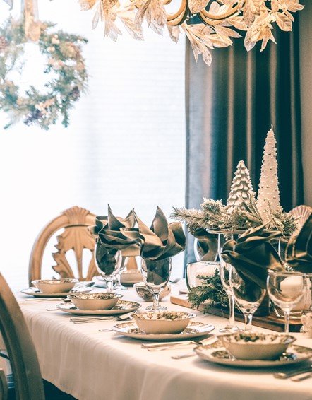 original-ideas-to-decorate-the-dining-table-this-christmas